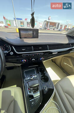 Внедорожник / Кроссовер Audi Q7 2017 в 