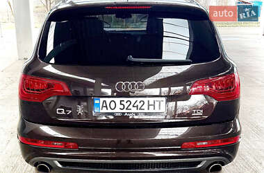Позашляховик / Кросовер Audi Q7 2013 в 