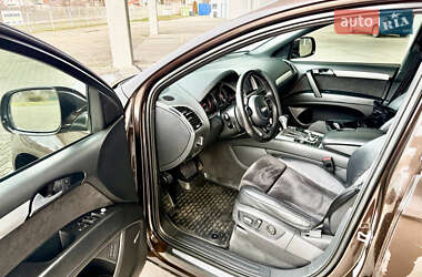 Позашляховик / Кросовер Audi Q7 2013 в 