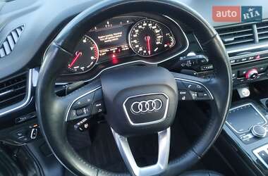 Внедорожник / Кроссовер Audi Q7 2017 в 