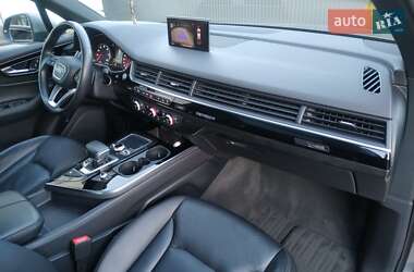 Внедорожник / Кроссовер Audi Q7 2017 в 