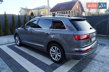 Внедорожник / Кроссовер Audi Q7 2017 в 