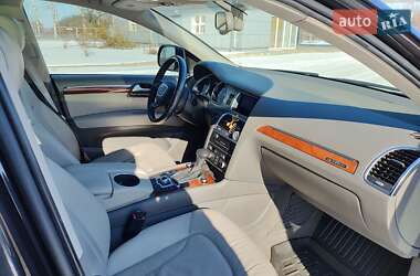 Внедорожник / Кроссовер Audi Q7 2013 в Ромнах