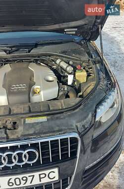 Внедорожник / Кроссовер Audi Q7 2014 в Павлограде