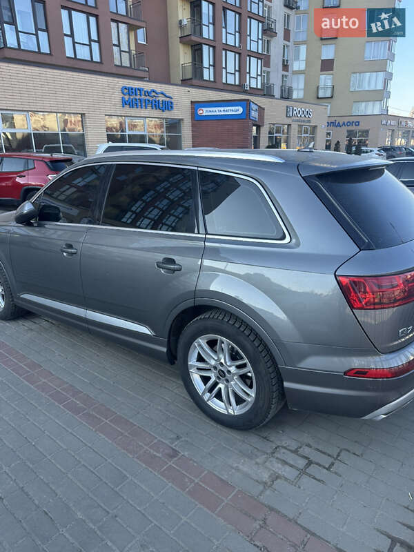 Позашляховик / Кросовер Audi Q7 2016 в Житомирі