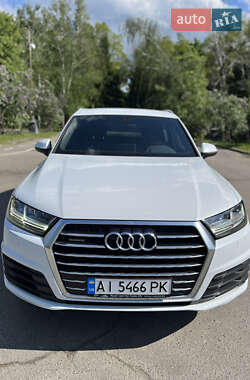 Внедорожник / Кроссовер Audi Q7 2018 в 