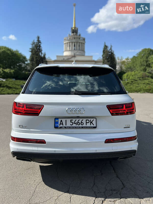 Позашляховик / Кросовер Audi Q7 2018 в Києві