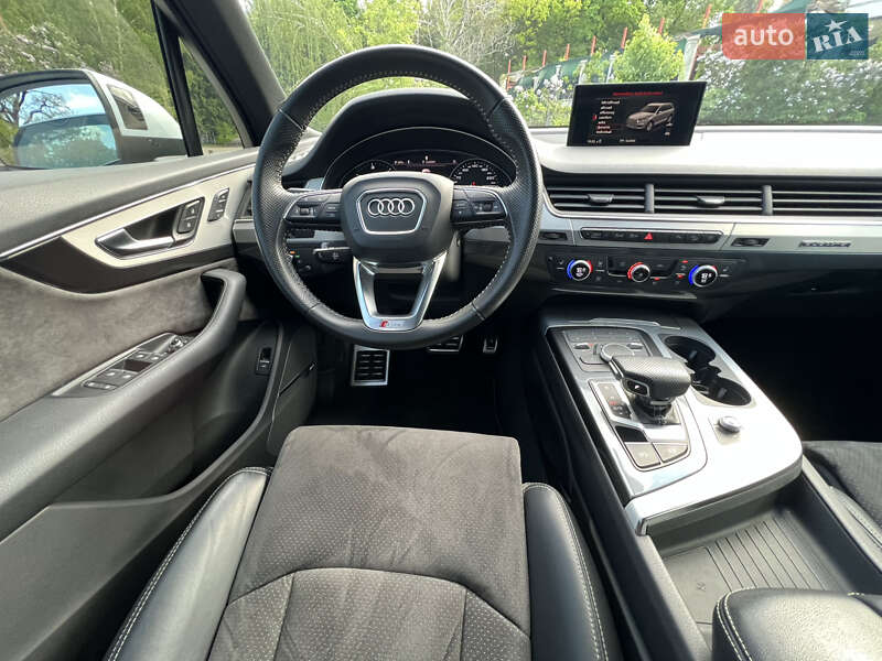 Позашляховик / Кросовер Audi Q7 2018 в Києві