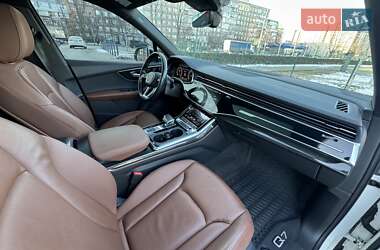 Внедорожник / Кроссовер Audi Q7 2020 в 