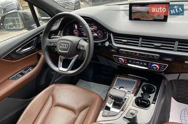 Внедорожник / Кроссовер Audi Q7 2016 в 