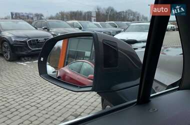 Внедорожник / Кроссовер Audi Q7 2016 в 