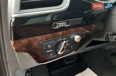 Внедорожник / Кроссовер Audi Q7 2016 в 