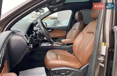 Внедорожник / Кроссовер Audi Q7 2016 в 
