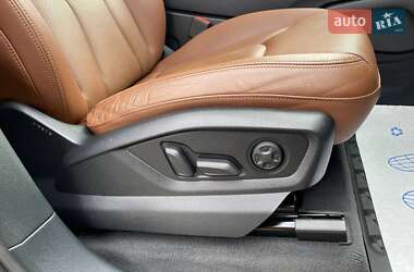Внедорожник / Кроссовер Audi Q7 2016 в 