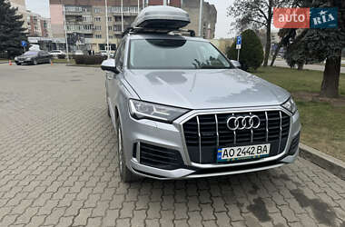 Позашляховик / Кросовер Audi Q7 2020 в Ужгороді