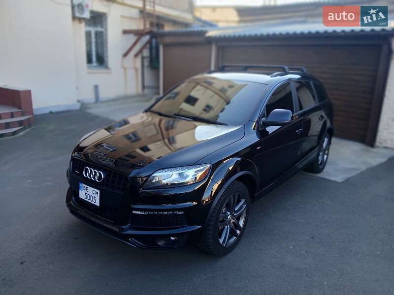 Внедорожник / Кроссовер Audi Q7 2013 в 