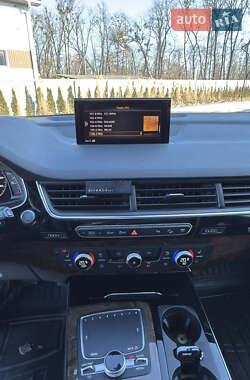 Позашляховик / Кросовер Audi Q7 2017 в 