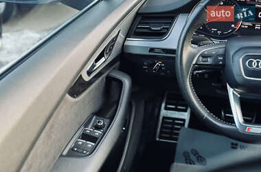 Внедорожник / Кроссовер Audi Q7 2017 в 