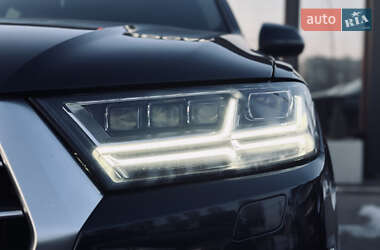 Внедорожник / Кроссовер Audi Q7 2017 в 