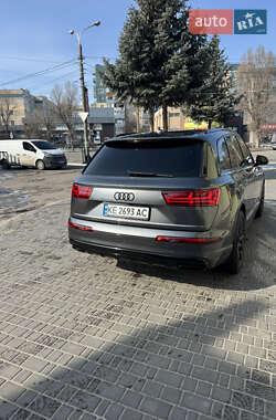 Внедорожник / Кроссовер Audi Q7 2016 в Каменском