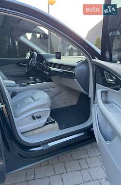 Внедорожник / Кроссовер Audi Q7 2018 в 