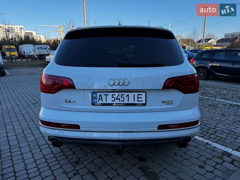 Позашляховик / Кросовер Audi Q7 2015 в Івано-Франківську