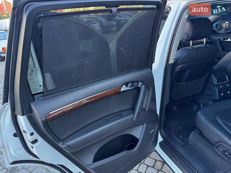 Позашляховик / Кросовер Audi Q7 2015 в Івано-Франківську