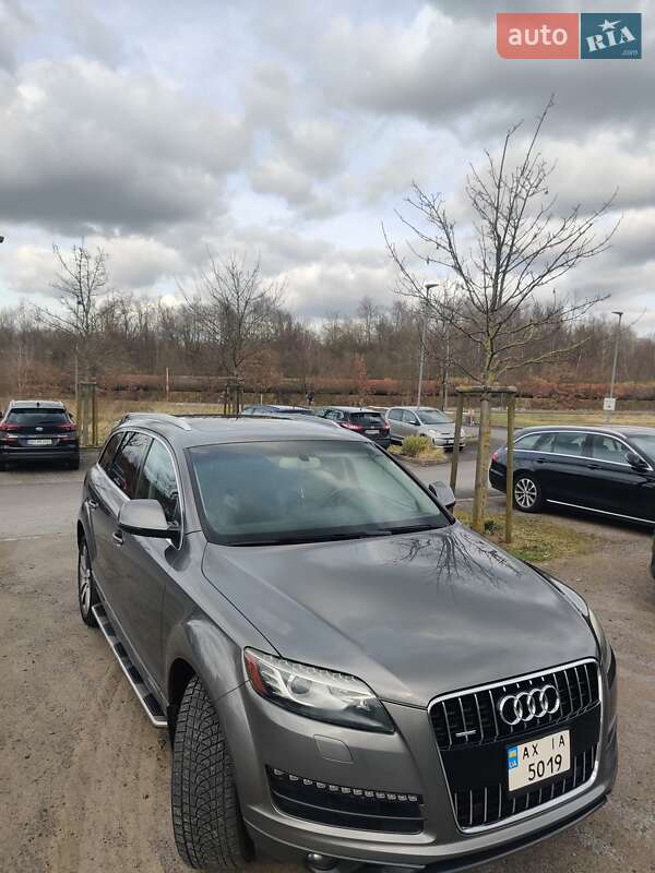 Внедорожник / Кроссовер Audi Q7 2010 в Харькове
