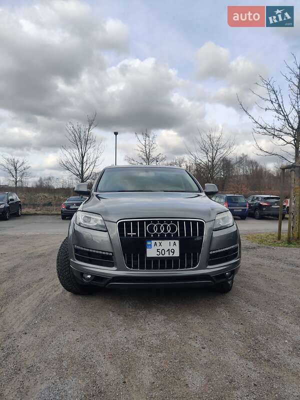 Внедорожник / Кроссовер Audi Q7 2010 в Харькове