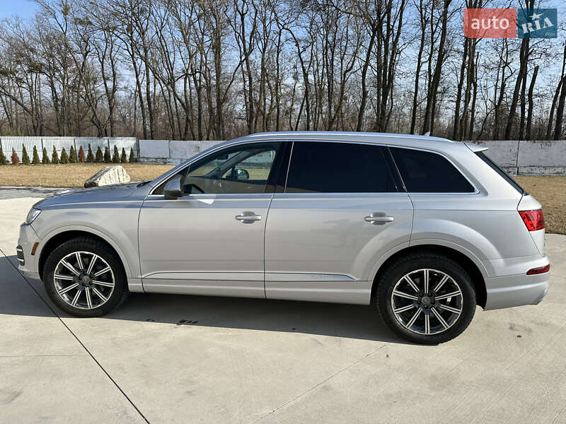 Внедорожник / Кроссовер Audi Q7 2015 в Луцке