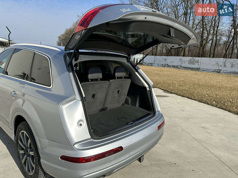Внедорожник / Кроссовер Audi Q7 2015 в Луцке