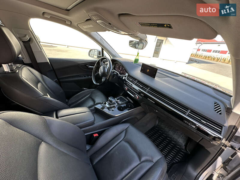 Внедорожник / Кроссовер Audi Q7 2015 в Луцке