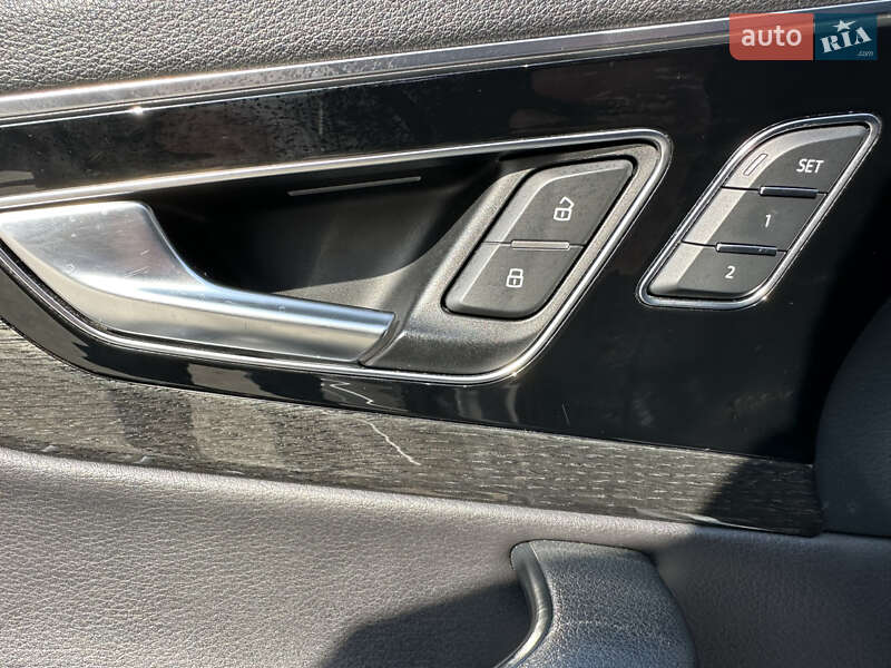 Внедорожник / Кроссовер Audi Q7 2015 в Луцке