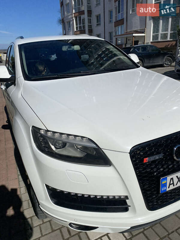 Позашляховик / Кросовер Audi Q7 2010 в Івано-Франківську