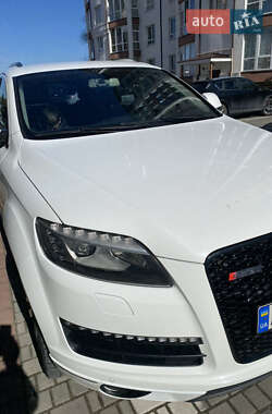 Позашляховик / Кросовер Audi Q7 2010 в 