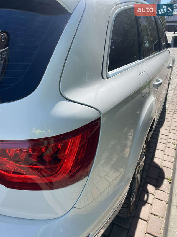 Позашляховик / Кросовер Audi Q7 2010 в Івано-Франківську