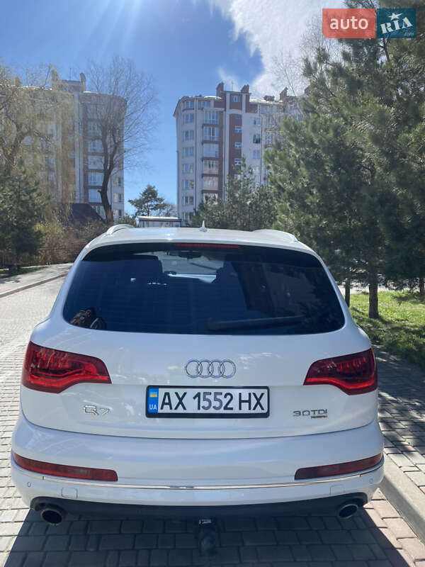 Позашляховик / Кросовер Audi Q7 2010 в Івано-Франківську