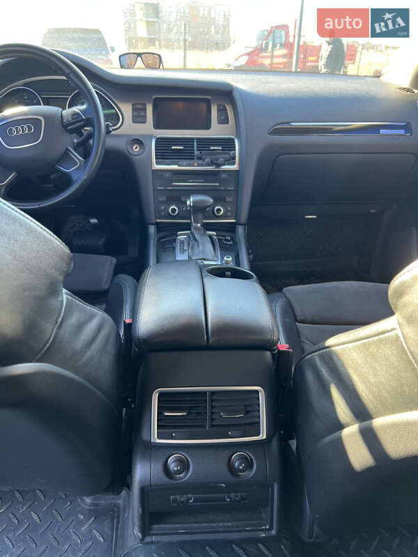 Позашляховик / Кросовер Audi Q7 2010 в Івано-Франківську