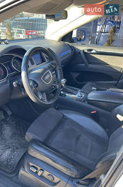 Позашляховик / Кросовер Audi Q7 2010 в 