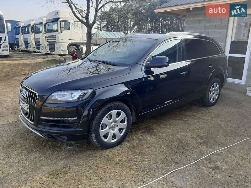 Позашляховик / Кросовер Audi Q7 2013 в 