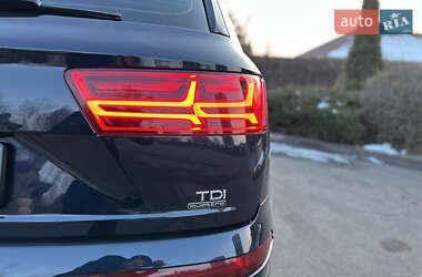 Внедорожник / Кроссовер Audi Q7 2016 в 