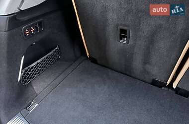 Позашляховик / Кросовер Audi Q7 2021 в 