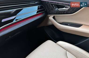 Позашляховик / Кросовер Audi Q7 2021 в 