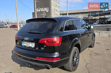 Внедорожник / Кроссовер Audi Q7 2015 в 