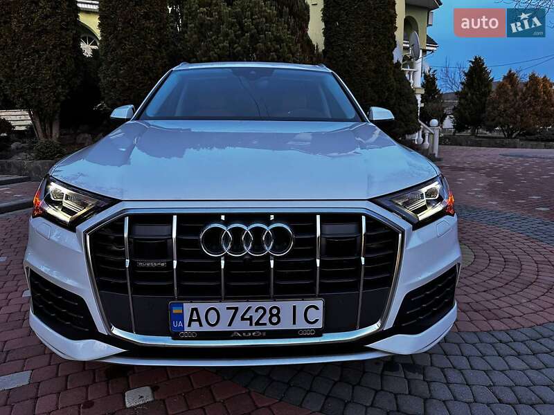 Внедорожник / Кроссовер Audi Q7 2021 в Хусте