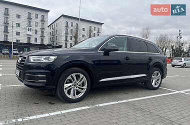 Внедорожник / Кроссовер Audi Q7 2017 в 