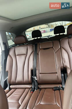 Внедорожник / Кроссовер Audi Q7 2017 в 