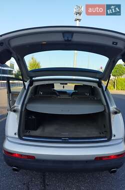 Внедорожник / Кроссовер Audi Q7 2007 в 