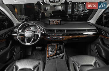 Внедорожник / Кроссовер Audi Q7 2018 в 