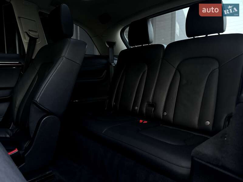 Позашляховик / Кросовер Audi Q7 2011 в Калуші